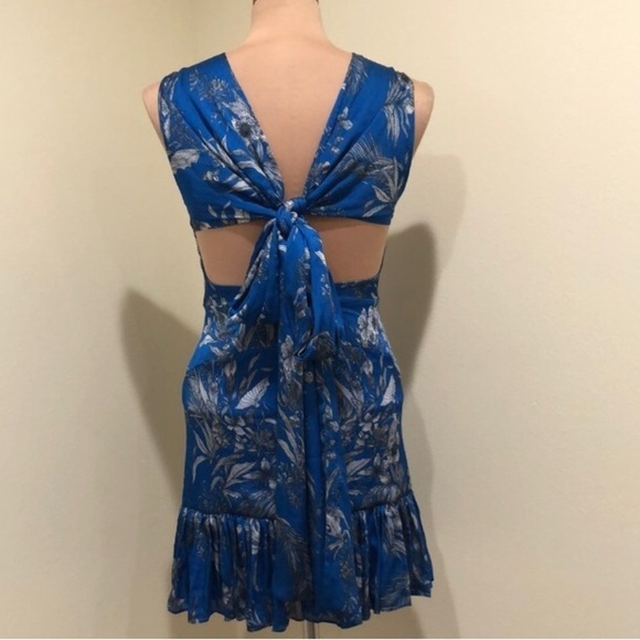 Alexis Casara Dress Size XL Blue Floral Open Back Bow Tie Mini - Picture 4 of 10